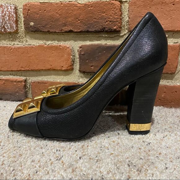 BCBGMaxazria Black Leather Block Heel Shoes sz 8.5 Gold Trim heel Peep Toe Shoes - Picture 9 of 11